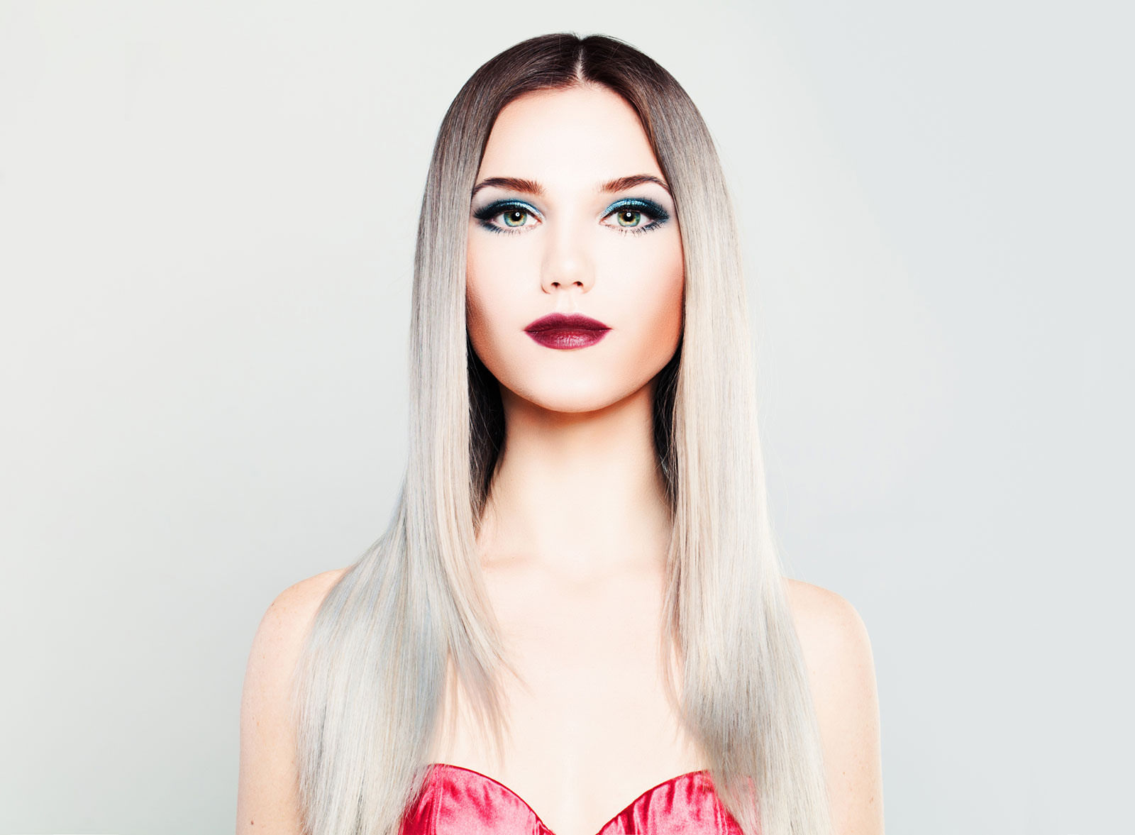 The bevelled and bold White ombre hair